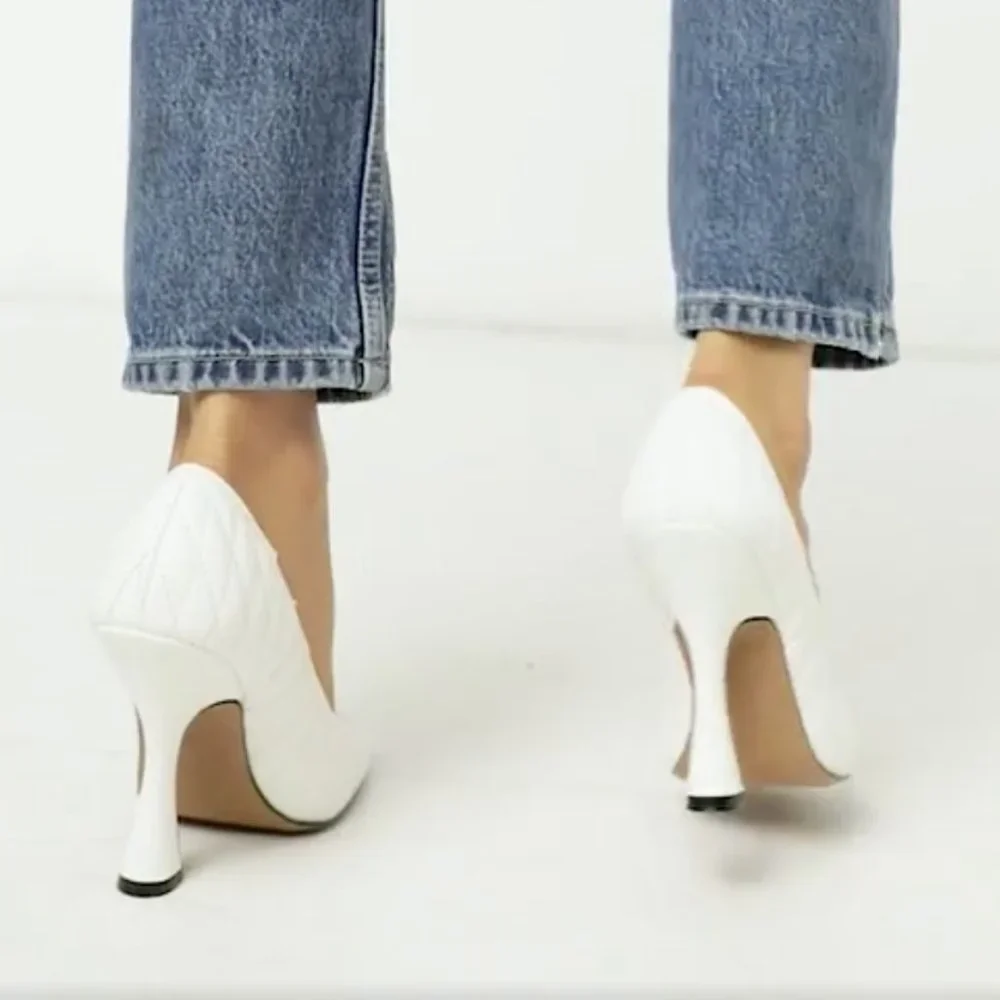 Quilted White Pumps - Picture 14 of 17
